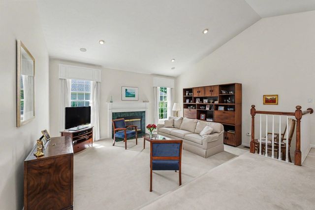 27 Gleneagle Drive, Bedford, NH 03110