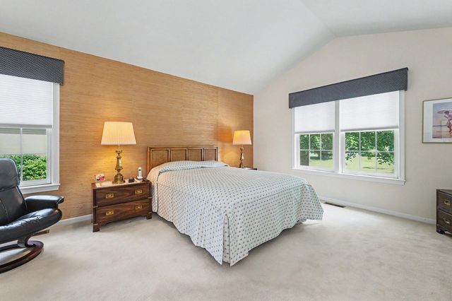 27 Gleneagle Drive, Bedford, NH 03110