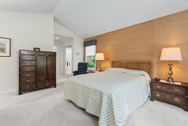 27 Gleneagle Drive, Bedford, NH 03110