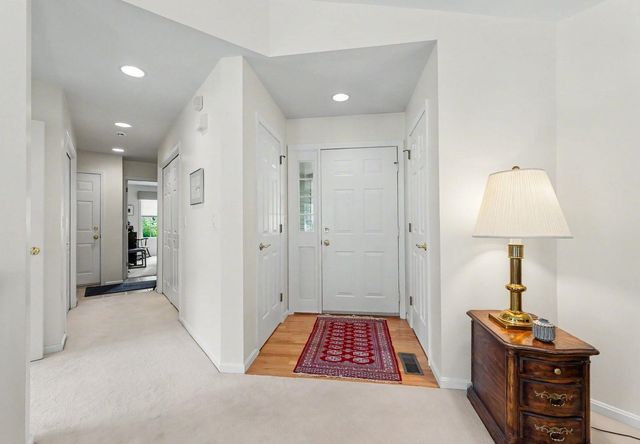 27 Gleneagle Drive, Bedford, NH 03110