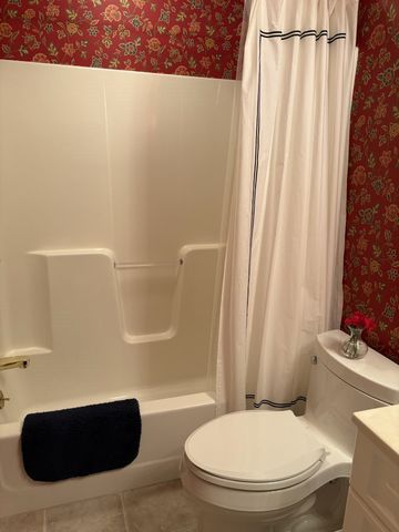 27 Gleneagle Drive, Bedford, NH 03110