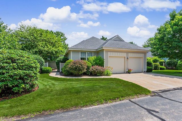 27 Gleneagle Drive, Bedford, NH 03110