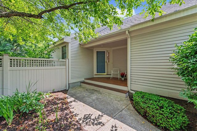 27 Gleneagle Drive, Bedford, NH 03110