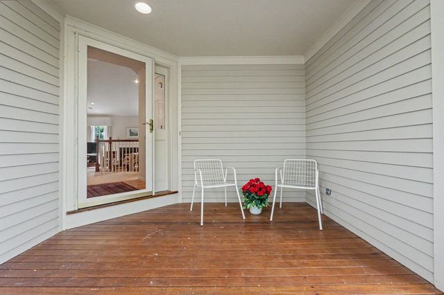 27 Gleneagle Drive, Bedford, NH 03110