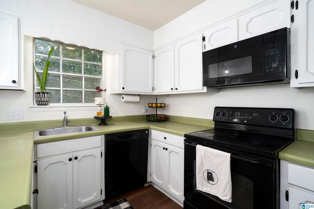 2703 Southbury Cir, Vestavia Hills, AL 35216