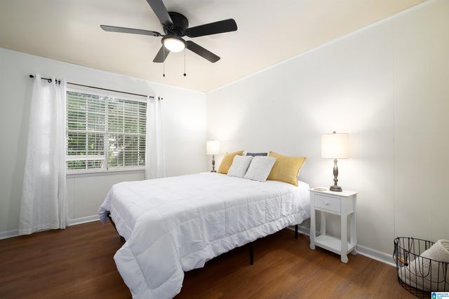 2703 Southbury Cir, Vestavia Hills, AL 35216