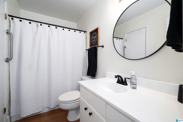 2703 Southbury Cir, Vestavia Hills, AL 35216