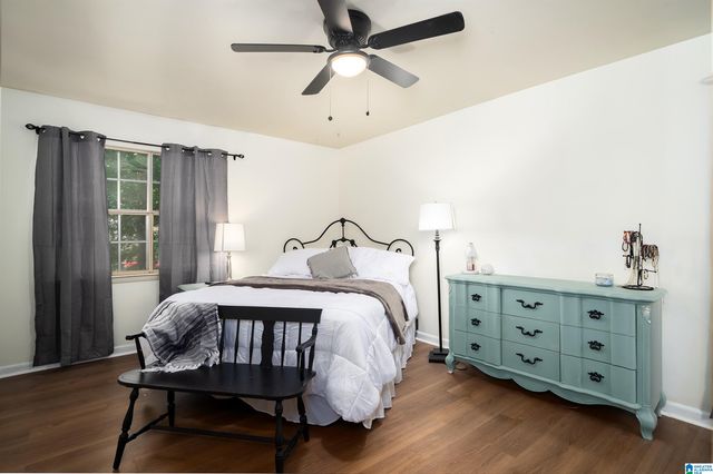 2703 Southbury Cir, Vestavia Hills, AL 35216