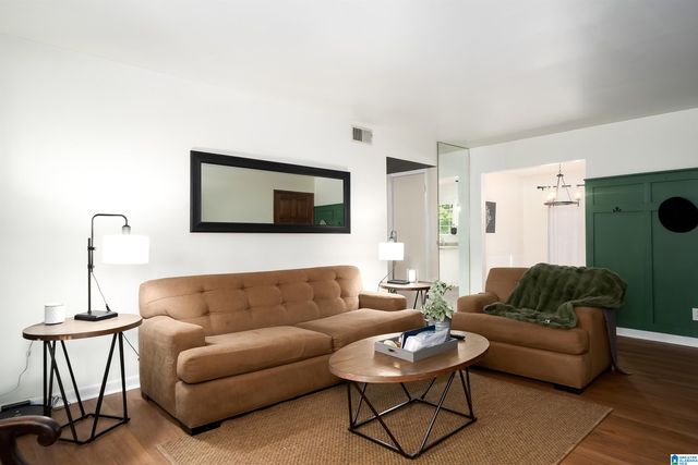2703 Southbury Cir, Vestavia Hills, AL 35216