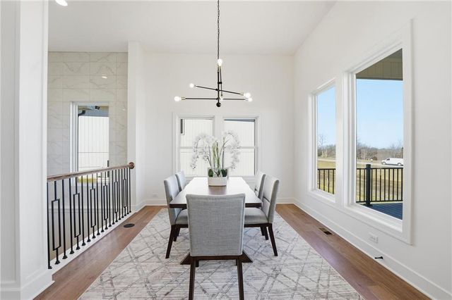 1520 NE Stewart Place, Lee's Summit, MO 64064