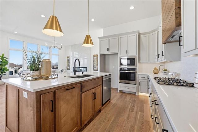 1520 NE Stewart Place, Lee's Summit, MO 64064