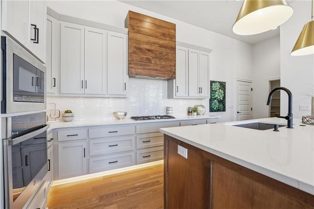 1520 NE Stewart Place, Lee's Summit, MO 64064