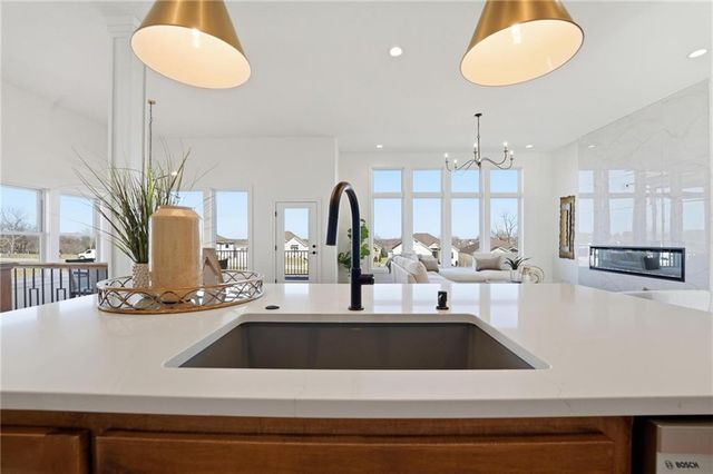 1520 NE Stewart Place, Lee's Summit, MO 64064