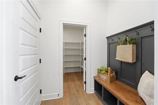 1520 NE Stewart Place, Lee's Summit, MO 64064