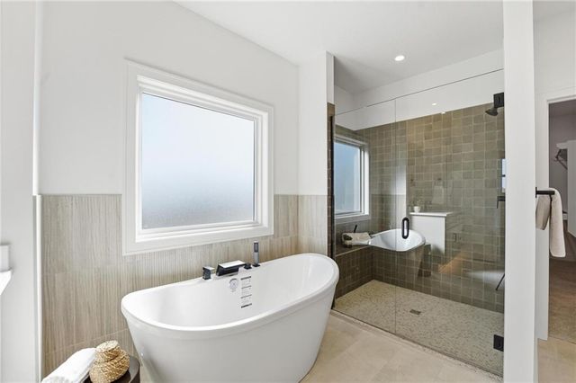 1520 NE Stewart Place, Lee's Summit, MO 64064