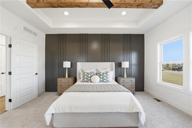 1520 NE Stewart Place, Lee's Summit, MO 64064