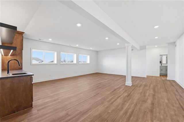 1520 NE Stewart Place, Lee's Summit, MO 64064