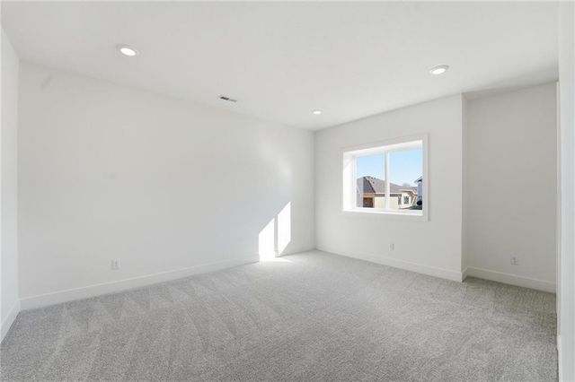 1520 NE Stewart Place, Lee's Summit, MO 64064