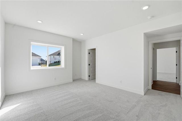 1520 NE Stewart Place, Lee's Summit, MO 64064