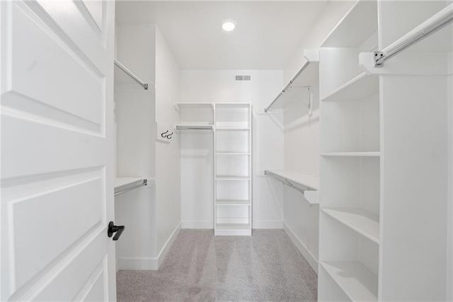 1520 NE Stewart Place, Lee's Summit, MO 64064