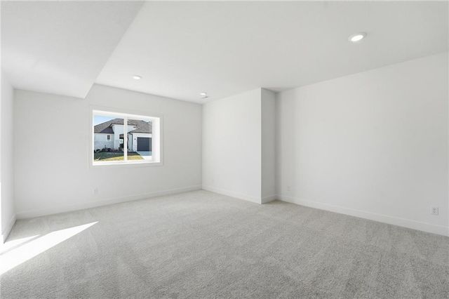 1520 NE Stewart Place, Lee's Summit, MO 64064