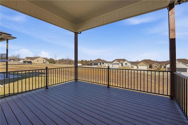 1520 NE Stewart Place, Lee's Summit, MO 64064