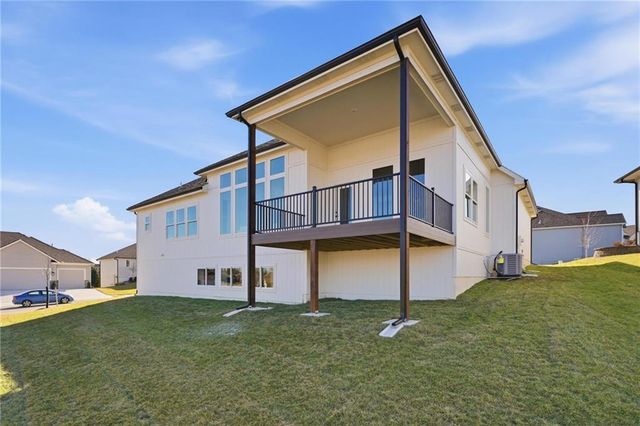 1520 NE Stewart Place, Lee's Summit, MO 64064