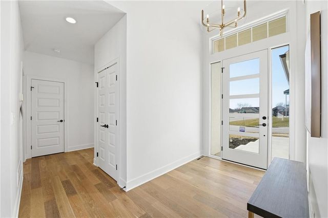 1520 NE Stewart Place, Lee's Summit, MO 64064