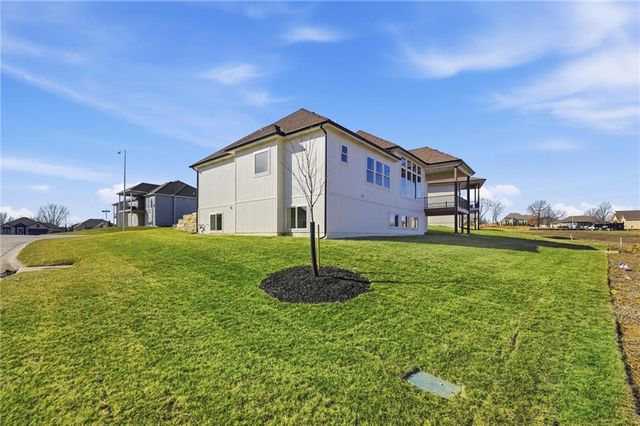 1520 NE Stewart Place, Lee's Summit, MO 64064