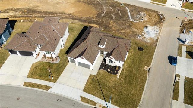 1520 NE Stewart Place, Lee's Summit, MO 64064