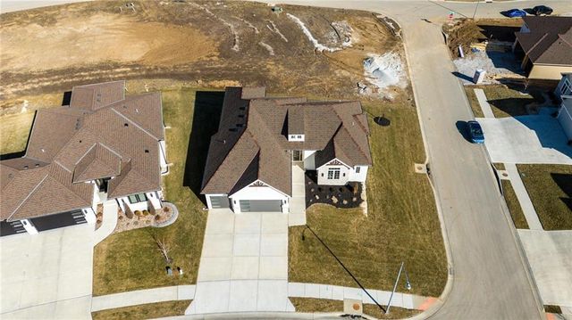 1520 NE Stewart Place, Lee's Summit, MO 64064