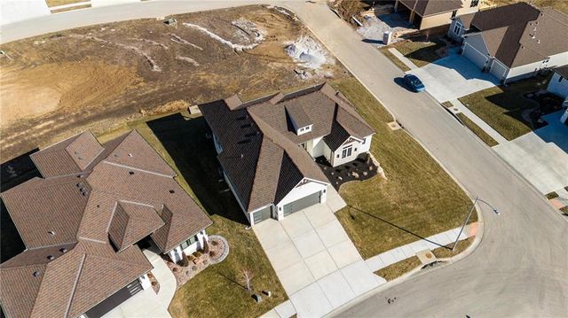 1520 NE Stewart Place, Lee's Summit, MO 64064