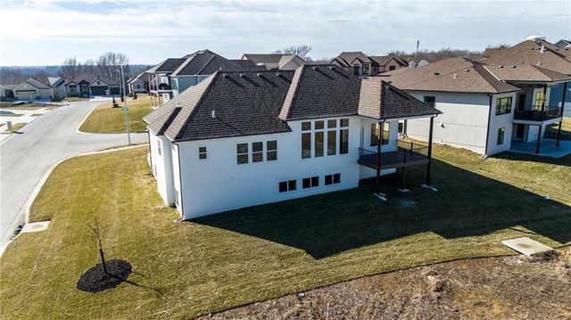 1520 NE Stewart Place, Lee's Summit, MO 64064