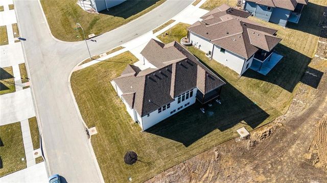 1520 NE Stewart Place, Lee's Summit, MO 64064