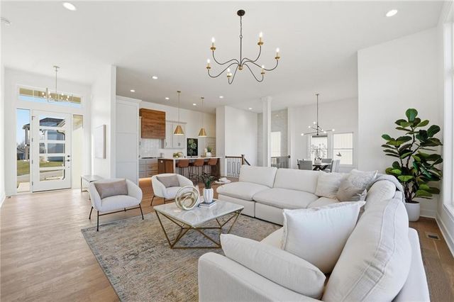 1520 NE Stewart Place, Lee's Summit, MO 64064