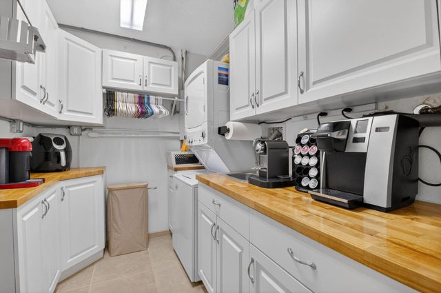 2824 Crown Court, Delray Beach, FL 33445