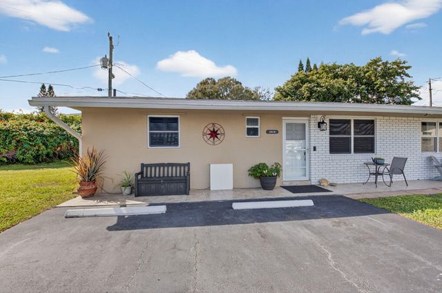 2824 Crown Court, Delray Beach, FL 33445