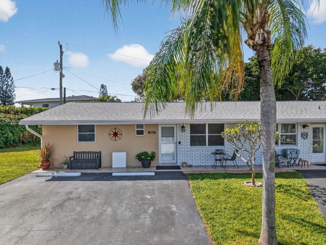 2824 Crown Court, Delray Beach, FL 33445