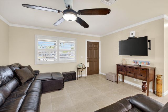 2824 Crown Court, Delray Beach, FL 33445