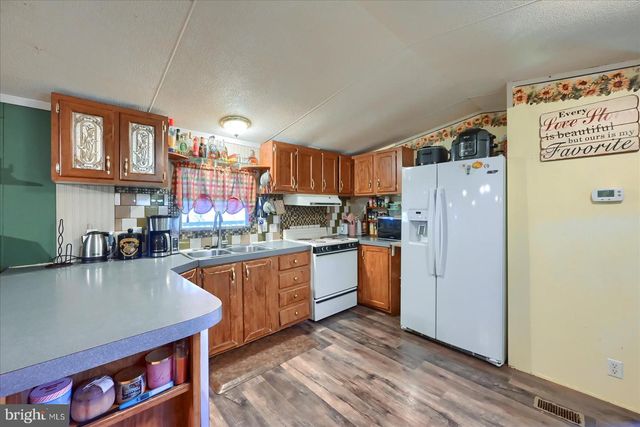 563 PINE DRIVE, York, PA 17406