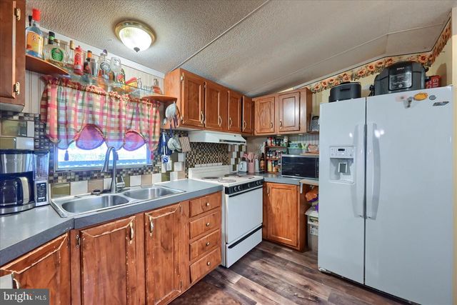 563 PINE DRIVE, York, PA 17406