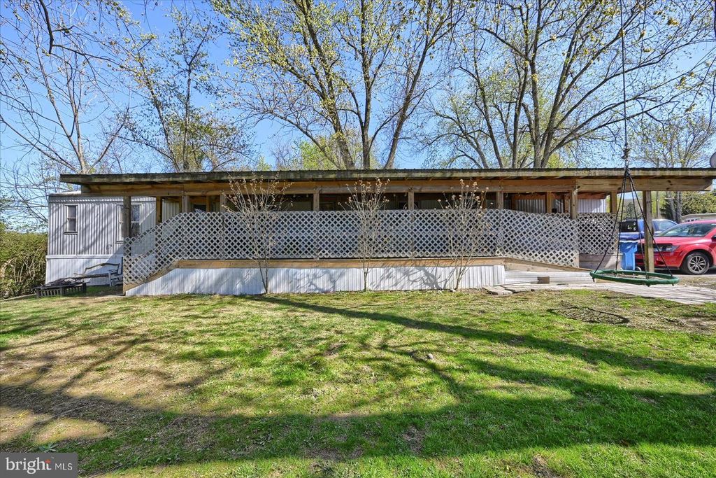563 PINE DRIVE, York, PA 17406
