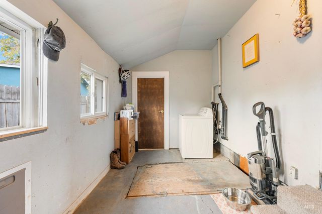 1707 4th St S, Nampa, ID 83651