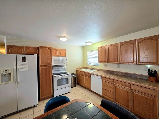 555 W Haystack Drive, Meadview, AZ 86444