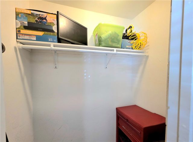 555 W Haystack Drive, Meadview, AZ 86444