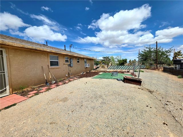 555 W Haystack Drive, Meadview, AZ 86444