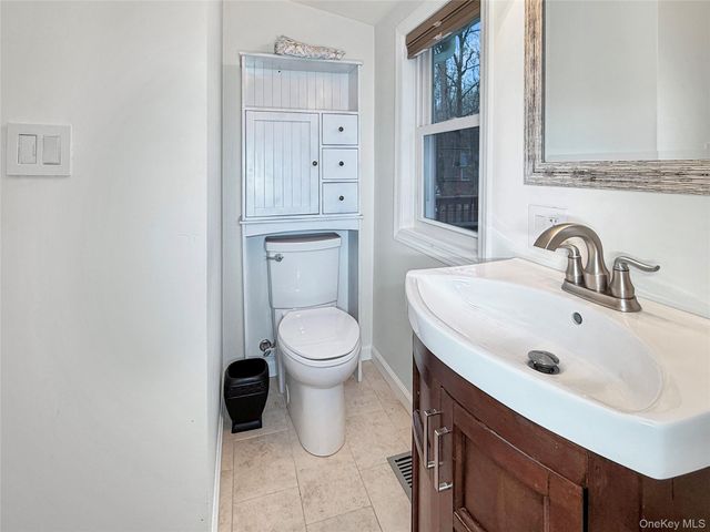 18 Grove Street, Highland, NY 12528