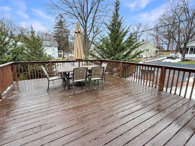 18 Grove Street, Highland, NY 12528