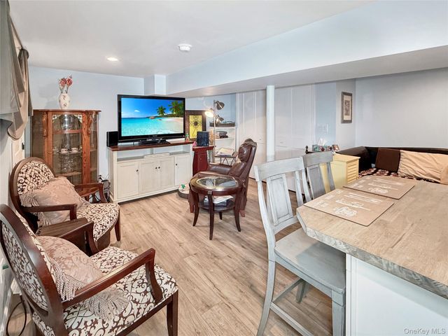 18 Grove Street, Highland, NY 12528