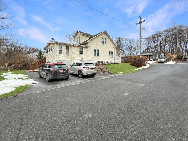 18 Grove Street, Highland, NY 12528